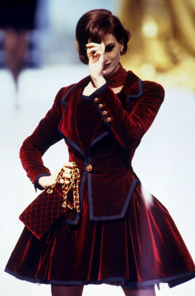 Kristen McMenamy walks the runway during the Chanel Haute Couture show as part of Paris Fashion Week FallWinter 1991-1992 in July