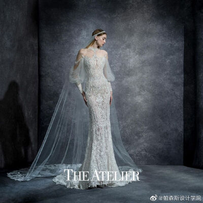 The Atelier 2022 New Collection
系列灵感来自迷人的维多利亚时代。在这个系列中，设计师充分利用了文艺复兴时期的多样性。
将精美的紧身胸衣和巨大的衬裙组合成舞会礼服。
晚礼服的设计色彩艳丽，带有浮雕花边…