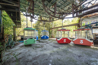 奈良 废弃的游乐园
photo by Romain Veillon
[weibo@CNU_blank]