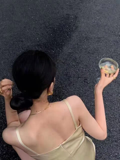 不露脸高级感女生头像