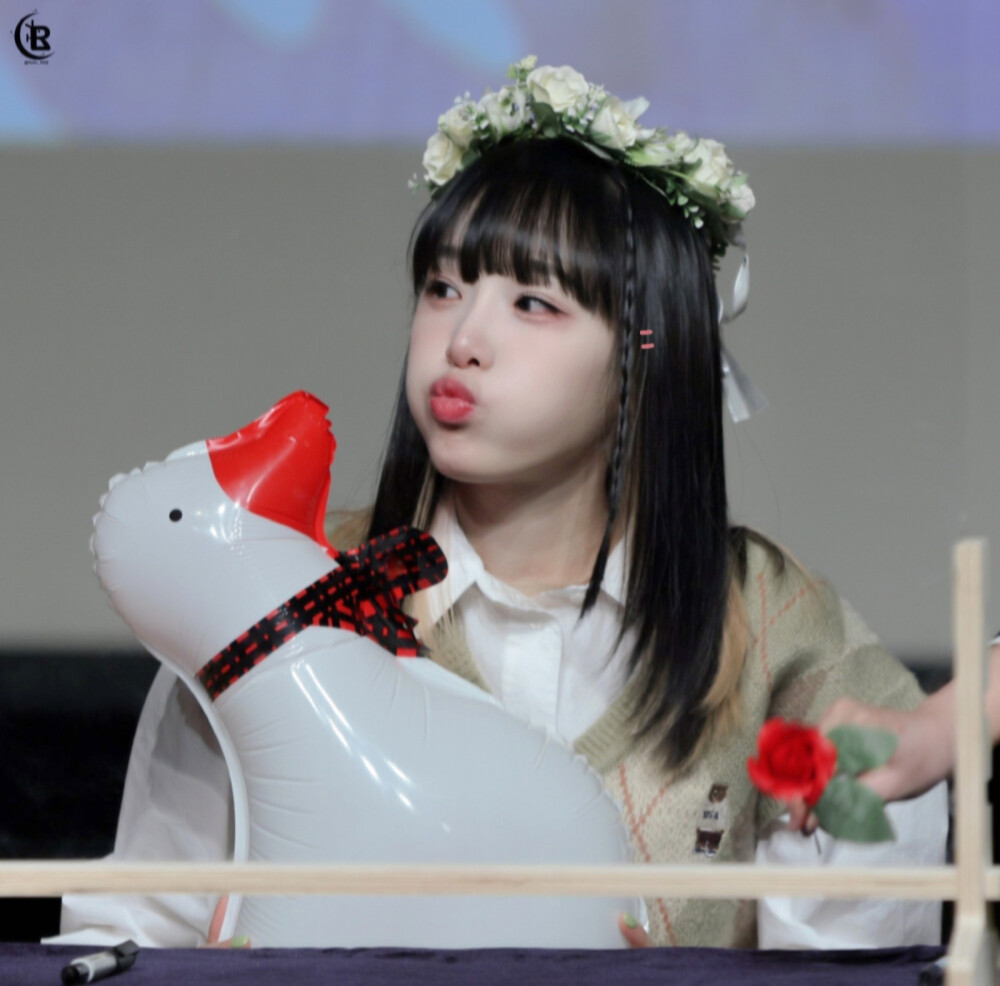 注：Yulic_1022
不注别改
自加贴纸妆容
