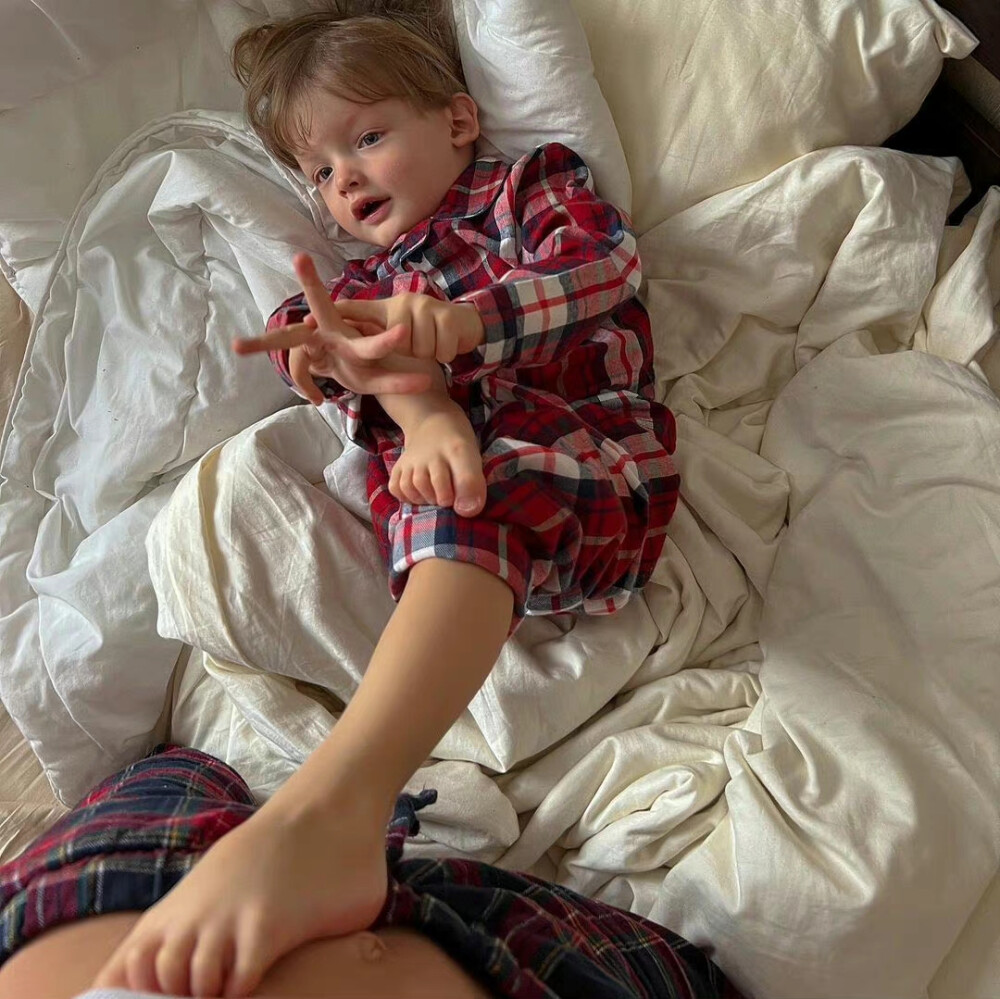 鲨鱼男孩也太可爱了吧