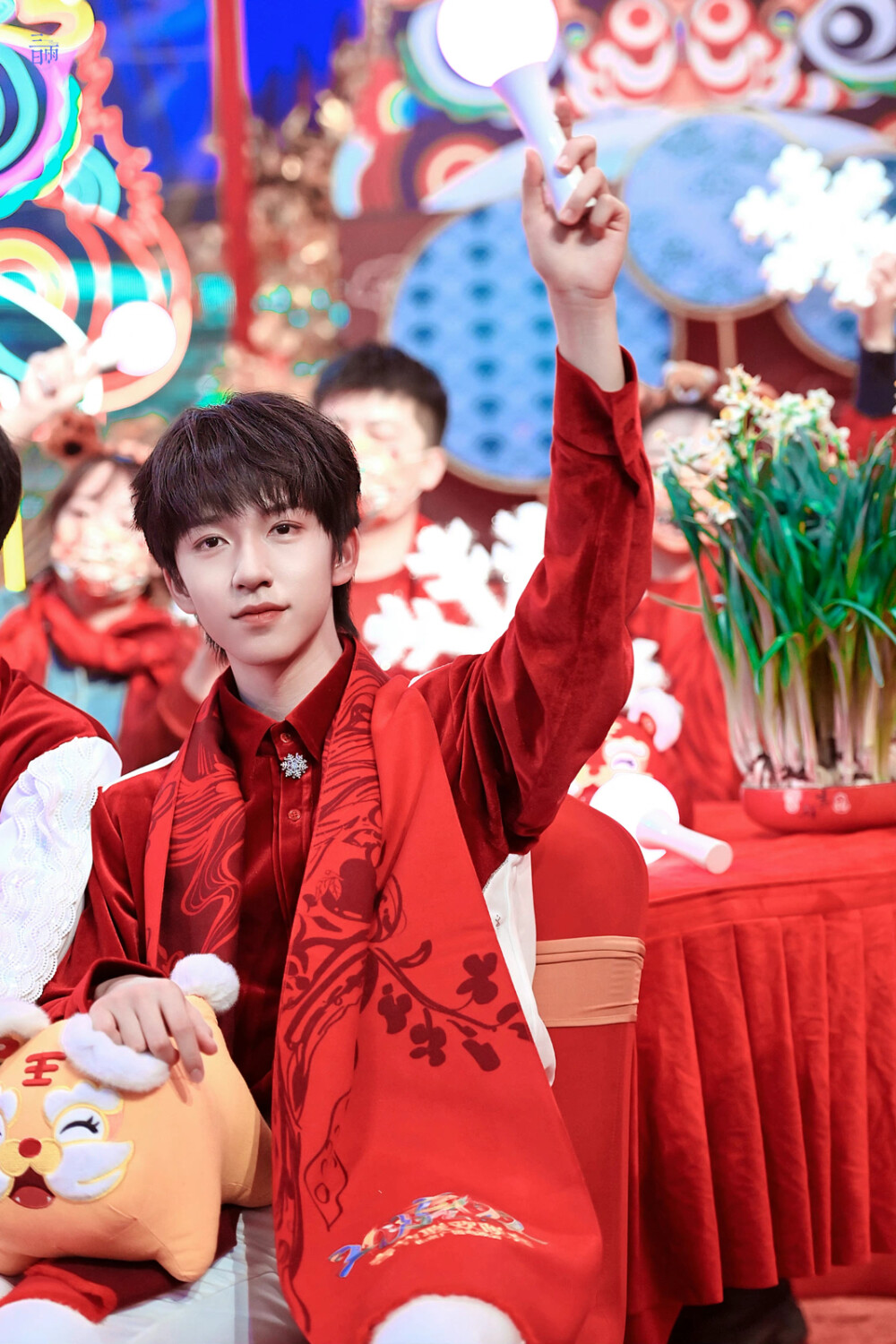 时代少年团 贺峻霖 22.02.01 北京卫视春晚录制
cr.三日雨·贺峻霖