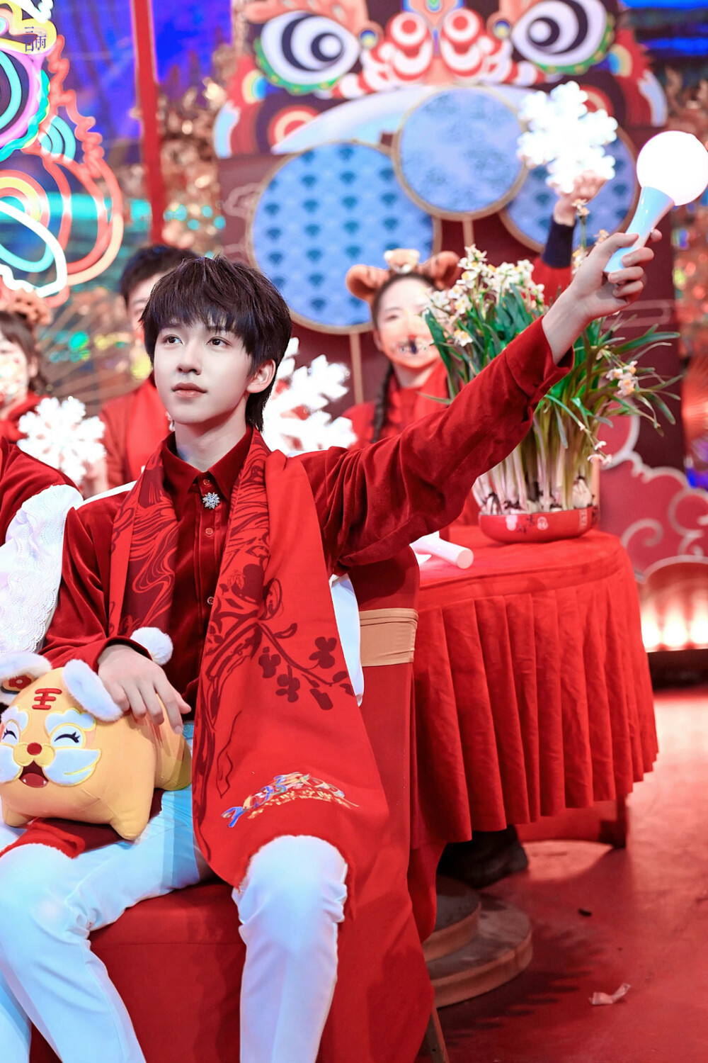 时代少年团 贺峻霖 22.02.01 北京卫视春晚录制
cr.三日雨·贺峻霖