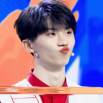 
-马嘉祺-｜原截：江宥祁/贴纸：许辄
