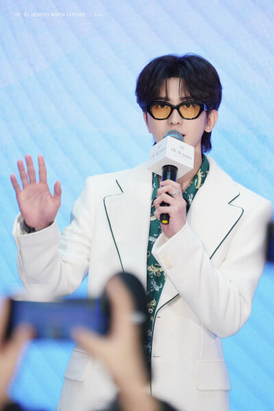 蔡徐坤 22.02.18 CPB站台
cr.北纬82｜蔡徐坤/不夏之夏｜蔡徐坤