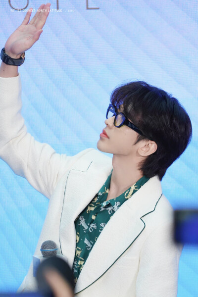 蔡徐坤 22.02.18 CPB站台
cr.北纬82｜蔡徐坤/不夏之夏｜蔡徐坤