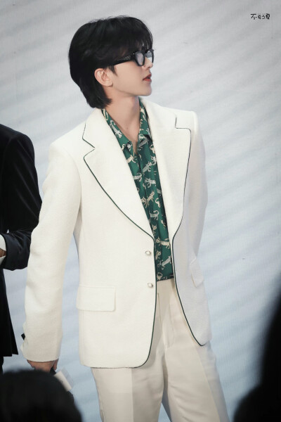 蔡徐坤 22.02.18 CPB站台
cr.北纬82｜蔡徐坤/不夏之夏｜蔡徐坤
