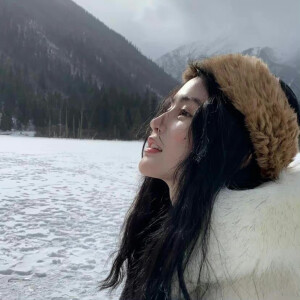 -  ʸᵒᵘ ᶜᵃⁿ'ᵗ ᵍⁱᵛᵉ ⁱⁿ ᵗᵒ ˡⁱᶠᵉ ʷⁱᵗʰᵒᵘᵗ ᵗʳʸⁱⁿᵍ. -
 总不能还没努力就向生活妥协吧
