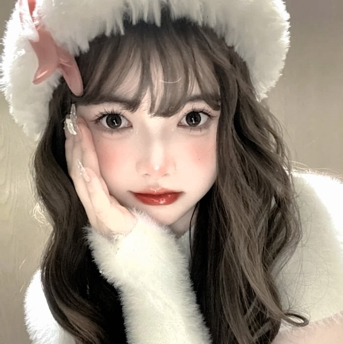 女