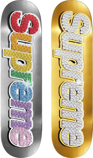 Supreme 22SS Week1 
Bling Box Logo Skateboard