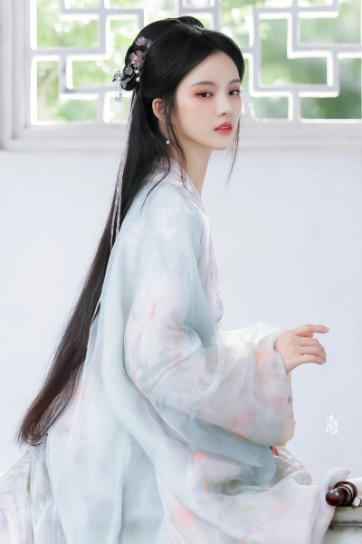 刘些宁 cr@凉荔汽水