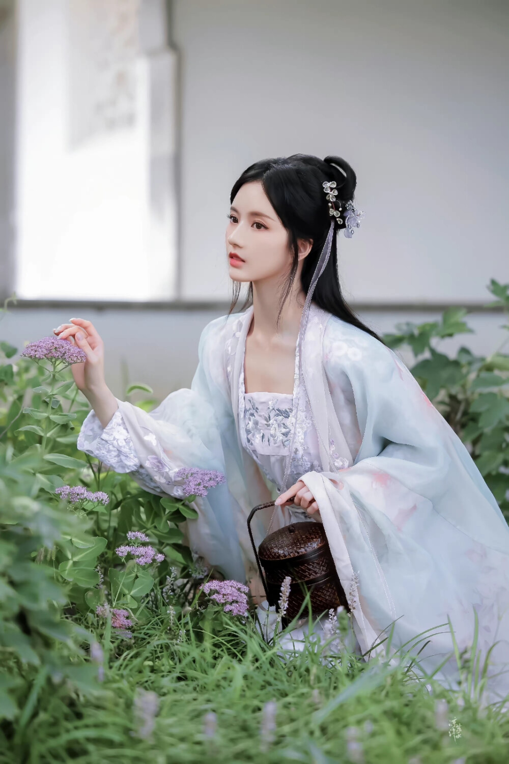 刘些宁 cr@凉荔汽水