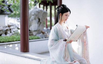 刘些宁 cr@凉荔汽水