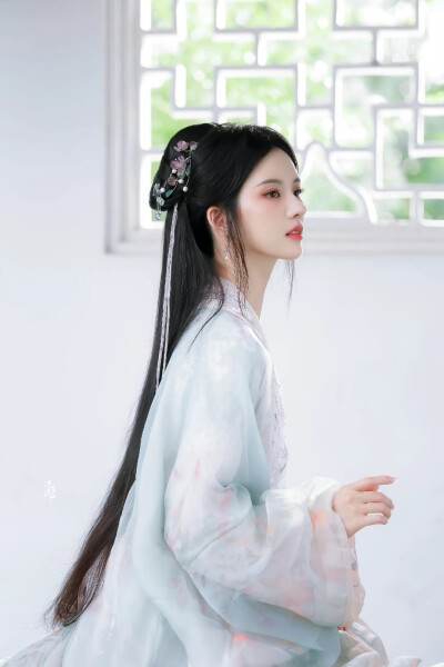 刘些宁 cr@凉荔汽水