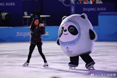 北京冬奥表演滑彩排 and羽生结弦 冰墩墩