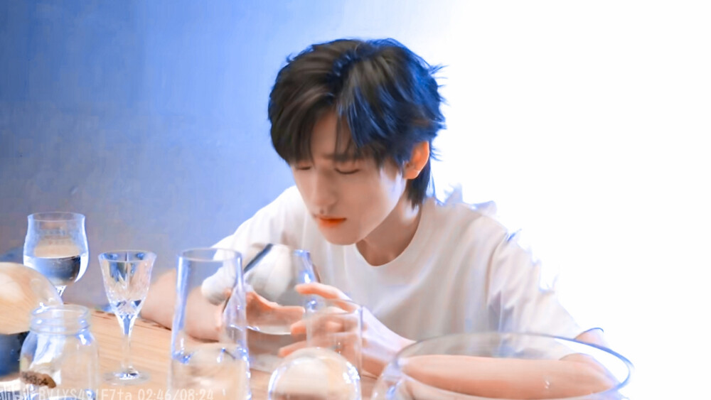 宋亚轩|橙光素材
抱图点赞
多图收藏
截图不易 请勿当伸手党