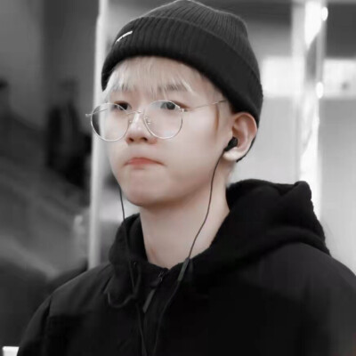 
温习着你一字一句说的情话 你在哪