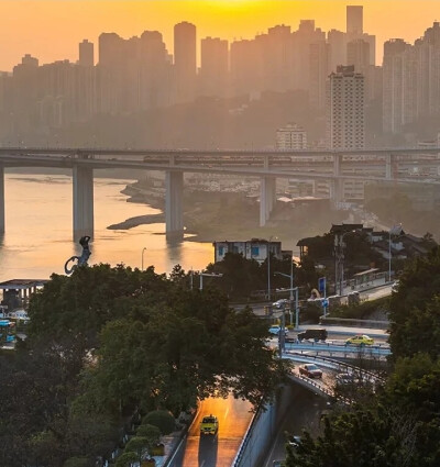 今晚的风是杜鹃花香
背景图
侵删致歉