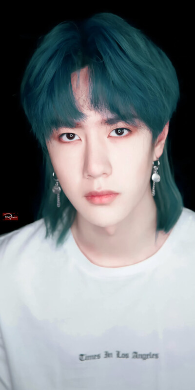 王一博
cr：-Rem·