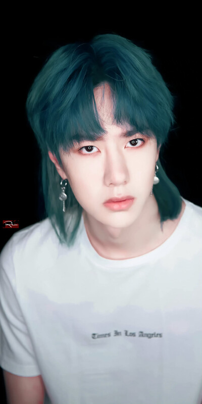 王一博
cr：-Rem·