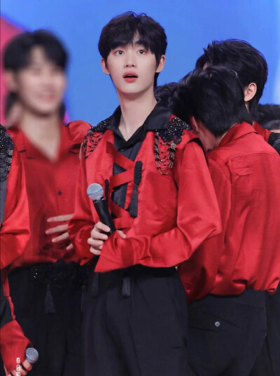 祝咱们丁哥（丁程鑫）生日快乐！天天开心，木有烦恼，没有ss，没有黑粉