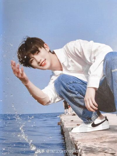 祝咱们丁哥（丁程鑫）生日快乐！天天开心，木有烦恼，没有ss，没有黑粉