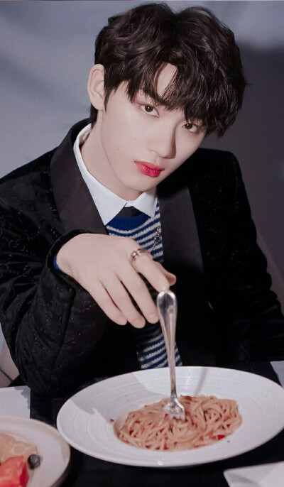 祝咱们丁哥（丁程鑫）生日快乐！天天开心，木有烦恼，没有ss，没有黑粉