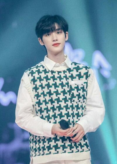 祝咱们丁哥（丁程鑫）生日快乐！天天开心，木有烦恼，没有ss，没有黑粉