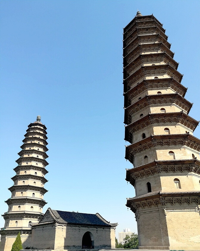 太原 永祚寺 双塔