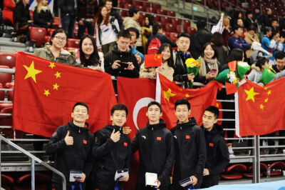 许宏志武大靖任子威/2019短道速滑世锦赛
（旁边两位同学没有认出来是谁~_~