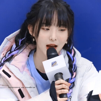 蓝莓不是唯一的水果 就像时间没有唯一的答案
原截许秋泽