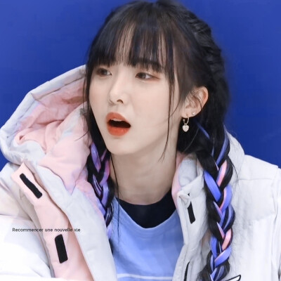 蓝莓不是唯一的水果 就像时间没有唯一的答案
原截许秋泽