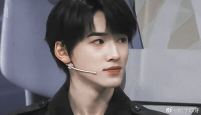 Hello，亚轩，一起告别17岁的自己吧：时光匆匆，你已经18成年了，接下来的日子里，你可能会面对新的困难和压力，但不要伤心、难过，你的背后一直有我们的支持。㊗️宋亚轩18岁生日快乐！