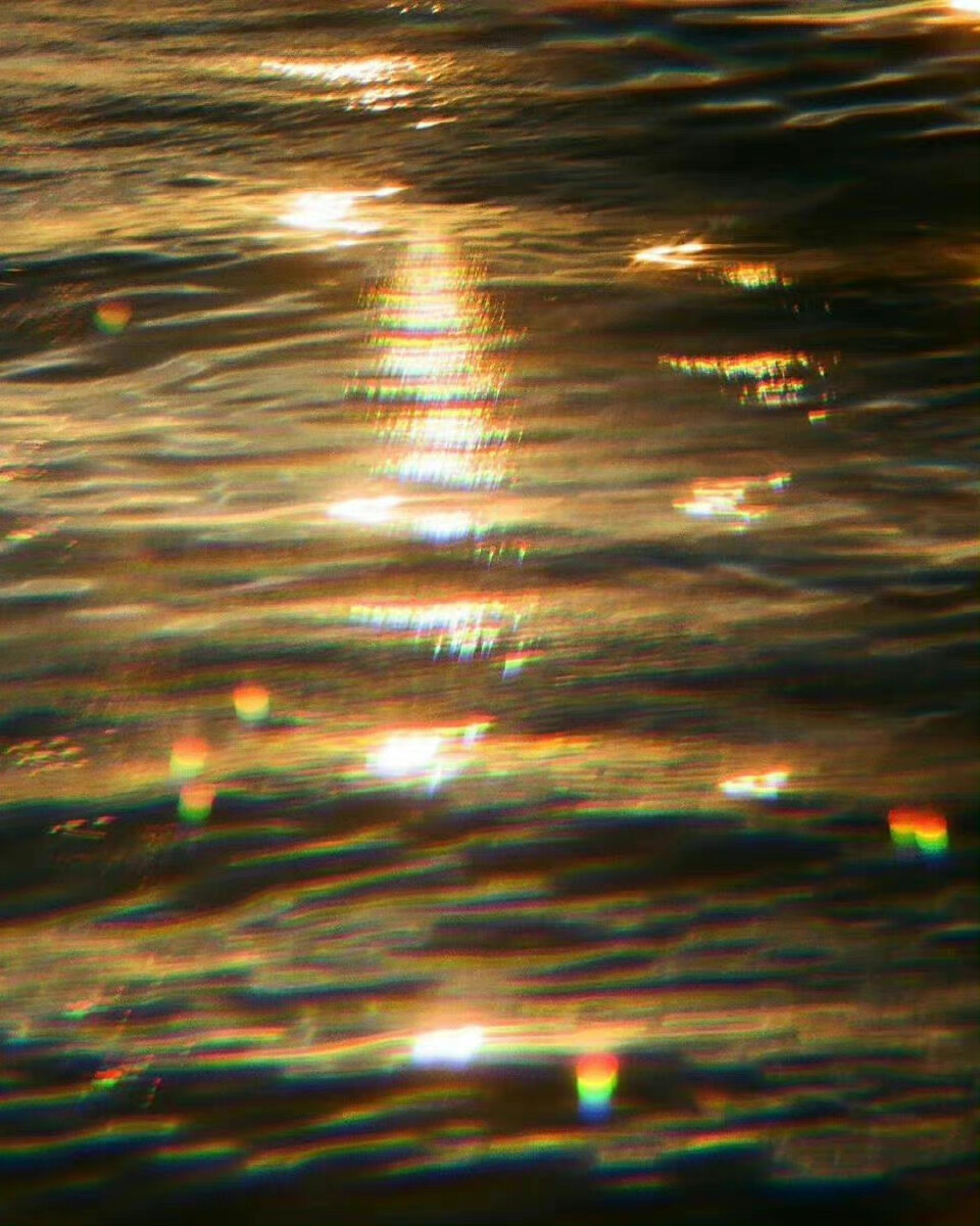 掉进海里的星星 ​ ​​​