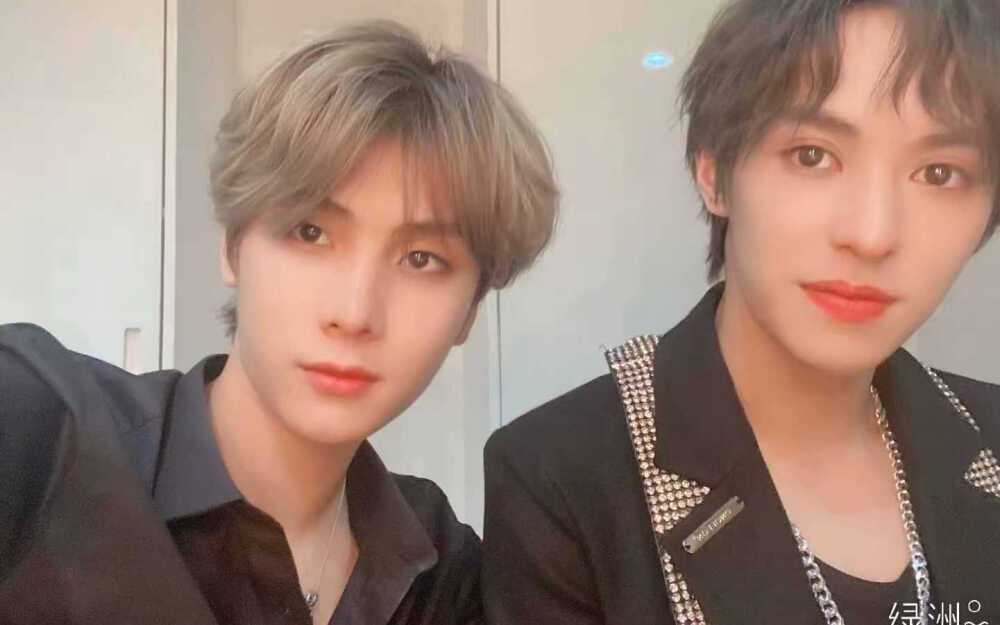 不误震叶。郭震X左叶。
"我选的是左yè哥。"