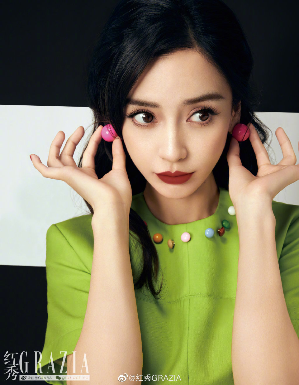 【侵权删】这里是Angelababy（杨颖）的美图啦~可甜可盐可飒你值得拥有哦！
我在豆蔻年华遇见你，想要陪你好多好多年。（图源很广，带水印，只是个人集baby美图）