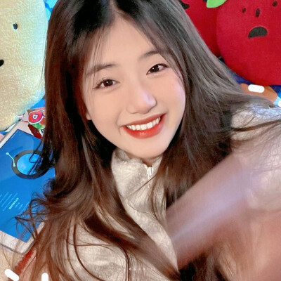 胡馨尹头像
