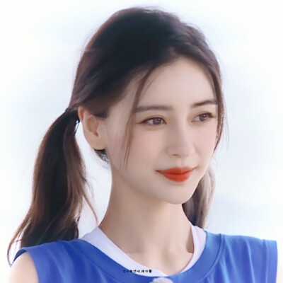 ：
“上海的风吹遍大街小巷，Angelababy，杨颖的名字会响彻上海的大街小巷”
@Angelababy.
二传注明dt小卷想吃烤红薯.
原截小黄君.
