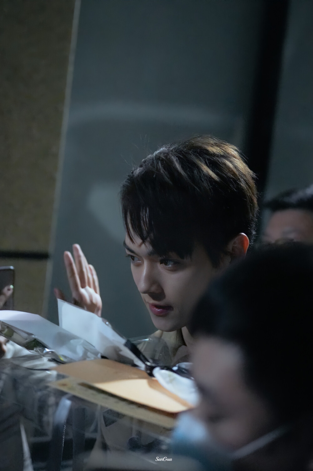 错过第一天了 那就现在说吧 祝你生日快乐 