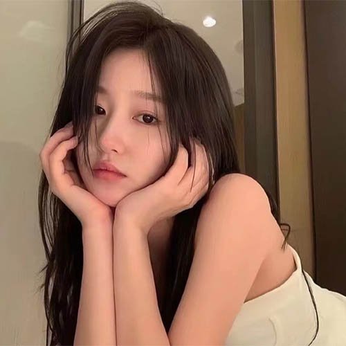 女头
此番爱意缠绕痴成茧，悲情似涂似潮般涌现"