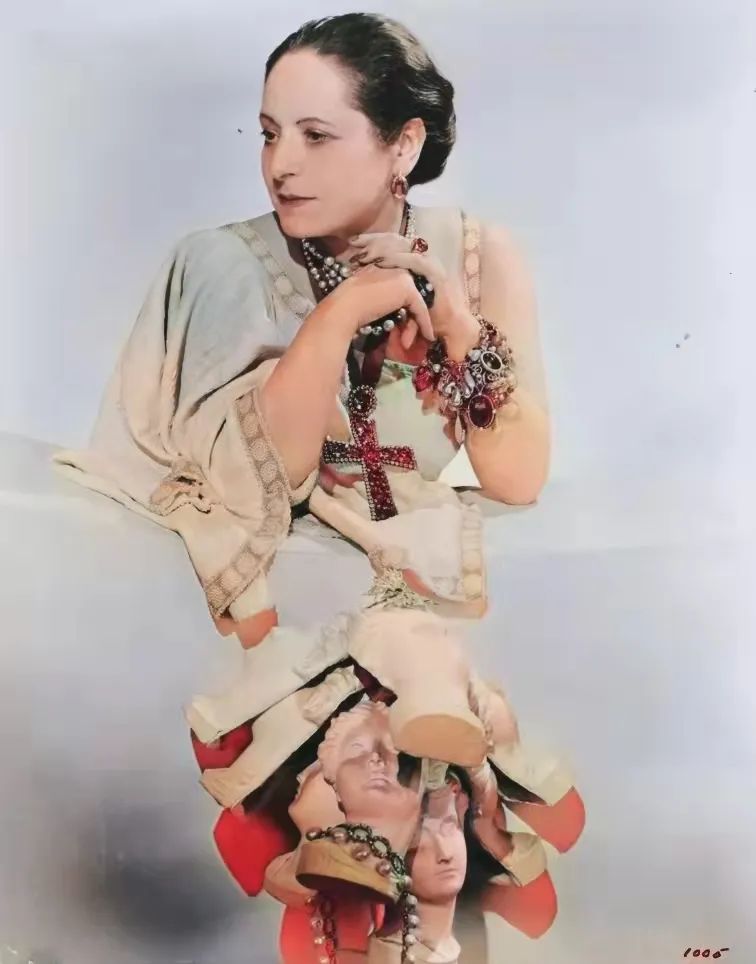 赫莲娜·鲁宾斯坦 Helena Rubinstein（1872-1965），著名的女企业家、艺术收藏家及慈善家，化妆品公司 Helena Rubinstein Incorporated 的创始人