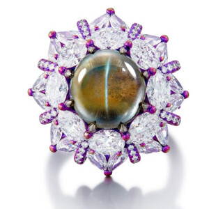 猫眼亚历山大变石和钻石戒指镶有重 9