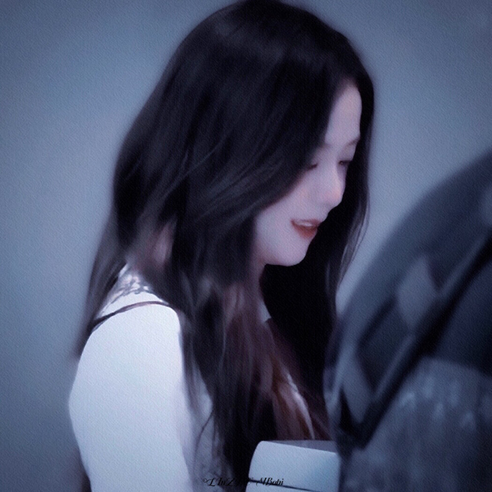 •你也在想我嘛
林祝/Jisoo
悦聆依
