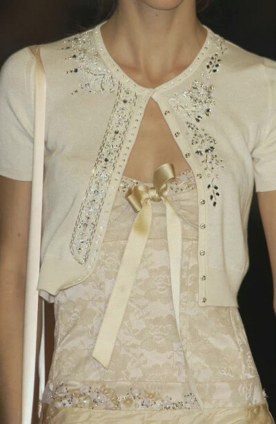 Blumarine Spring 2004 details ​​​