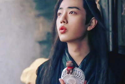 肖战《陈情令》花絮照，魏无羡古装绝美造型