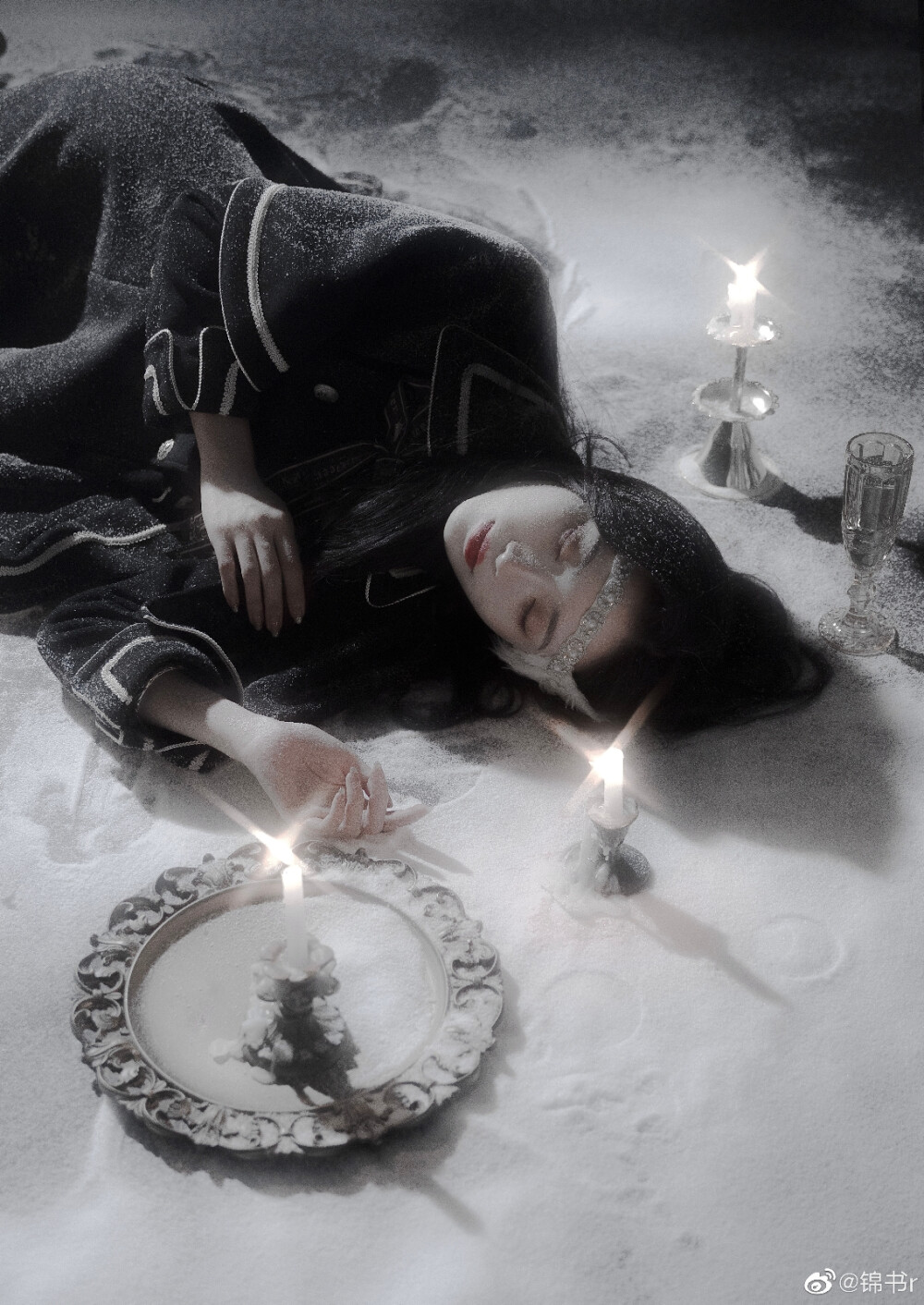 来魔法世界看一场雪吧～
cr.锦书r