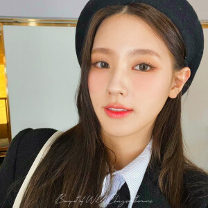 赵美延|| ʸᵒᵘ ᵃʳᵉ ᵃˢ ʳᵒᵐᵃⁿᵗᶦᶜ ᵃˢ ᵗʰᵉ ☾