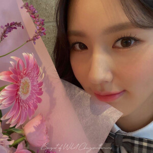 赵美延|| ʸᵒᵘ ᵃʳᵉ ᵃˢ ʳᵒᵐᵃⁿᵗᶦᶜ ᵃˢ ᵗʰᵉ ☾