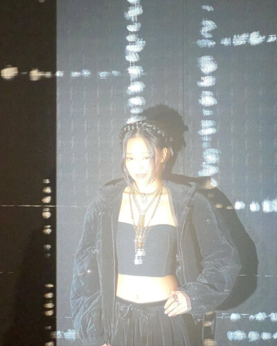 金智妮 JENNIE